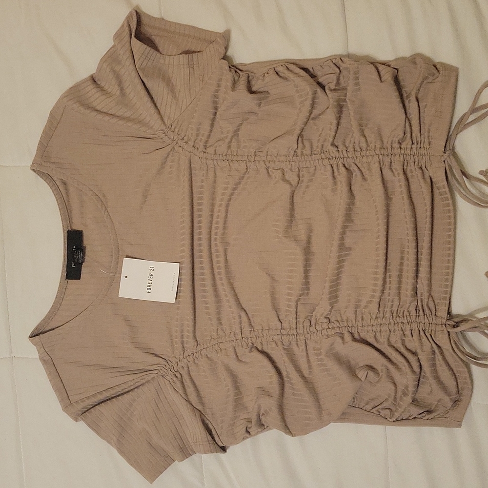 NWT Forever 21 Crop Top 1X